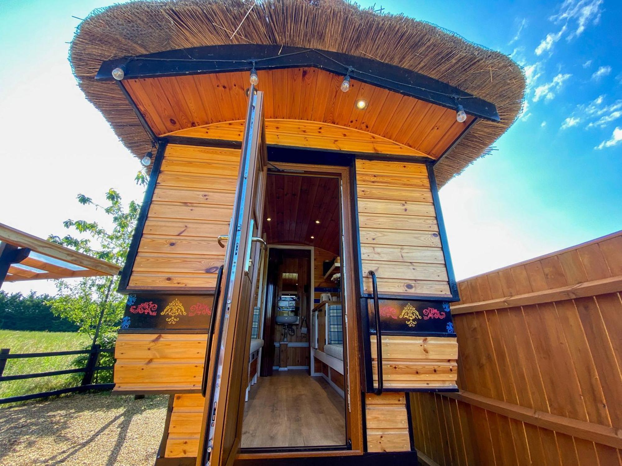 Dragons Den Hotel Thurton